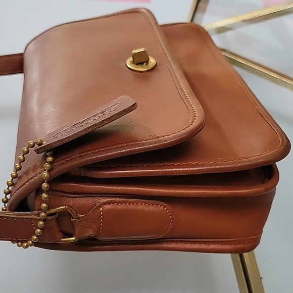 Coach Handbags - Coach Vintage  Compartment ( 9850 ) British Tan Leather Crossbody Bag 🥰